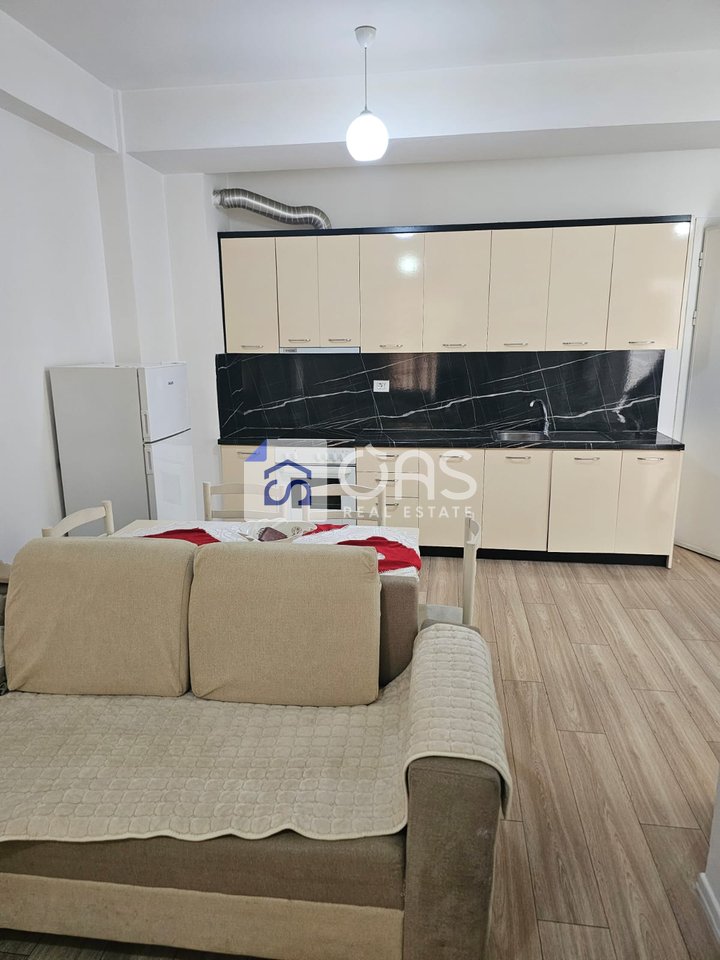 Jepet me qera apartamenti 2+1  Ali Demi Kompleks Mangaleni
