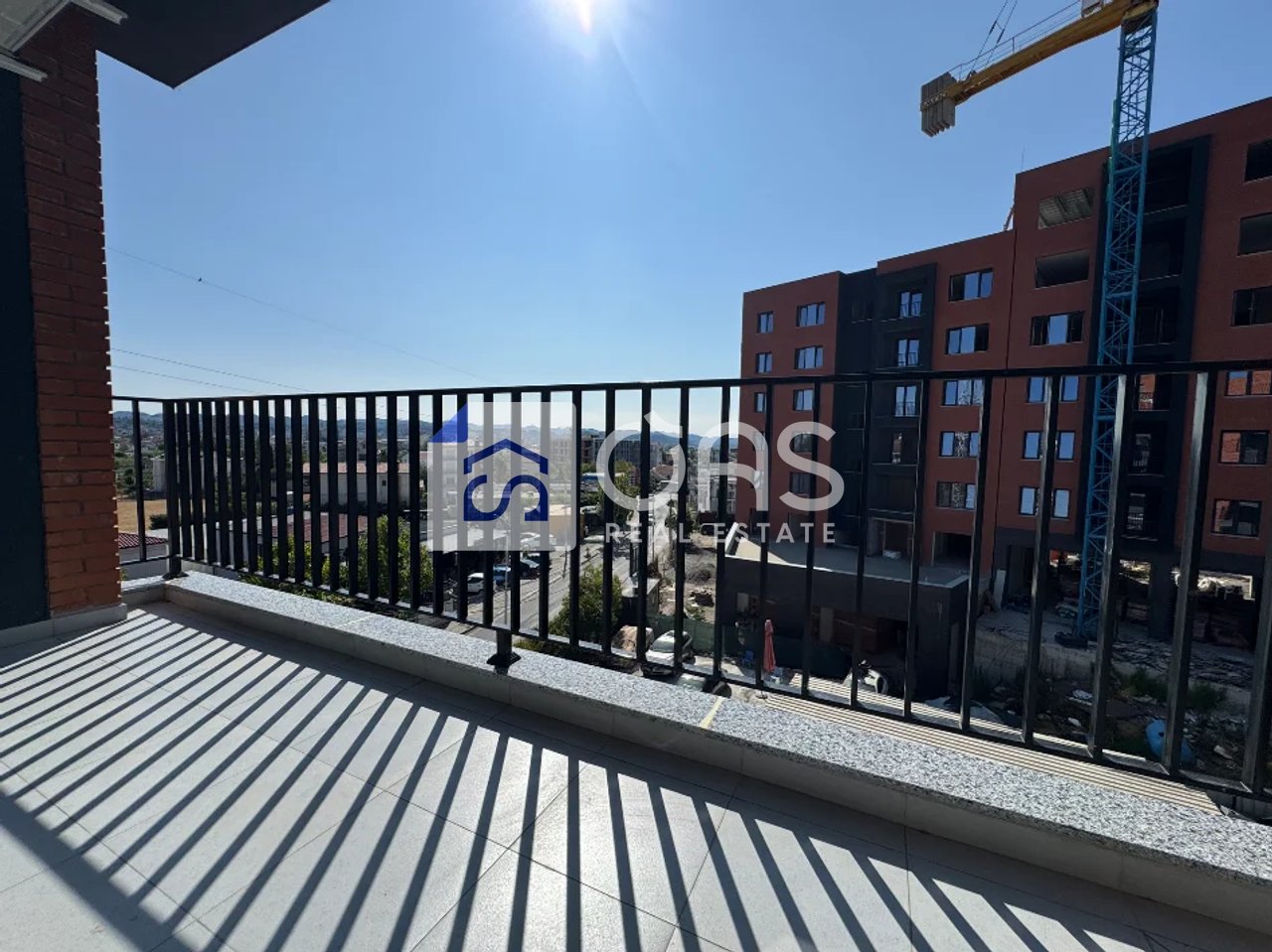 Jepet me qera  Apartament 2+1 me post parkimi Paskuqan