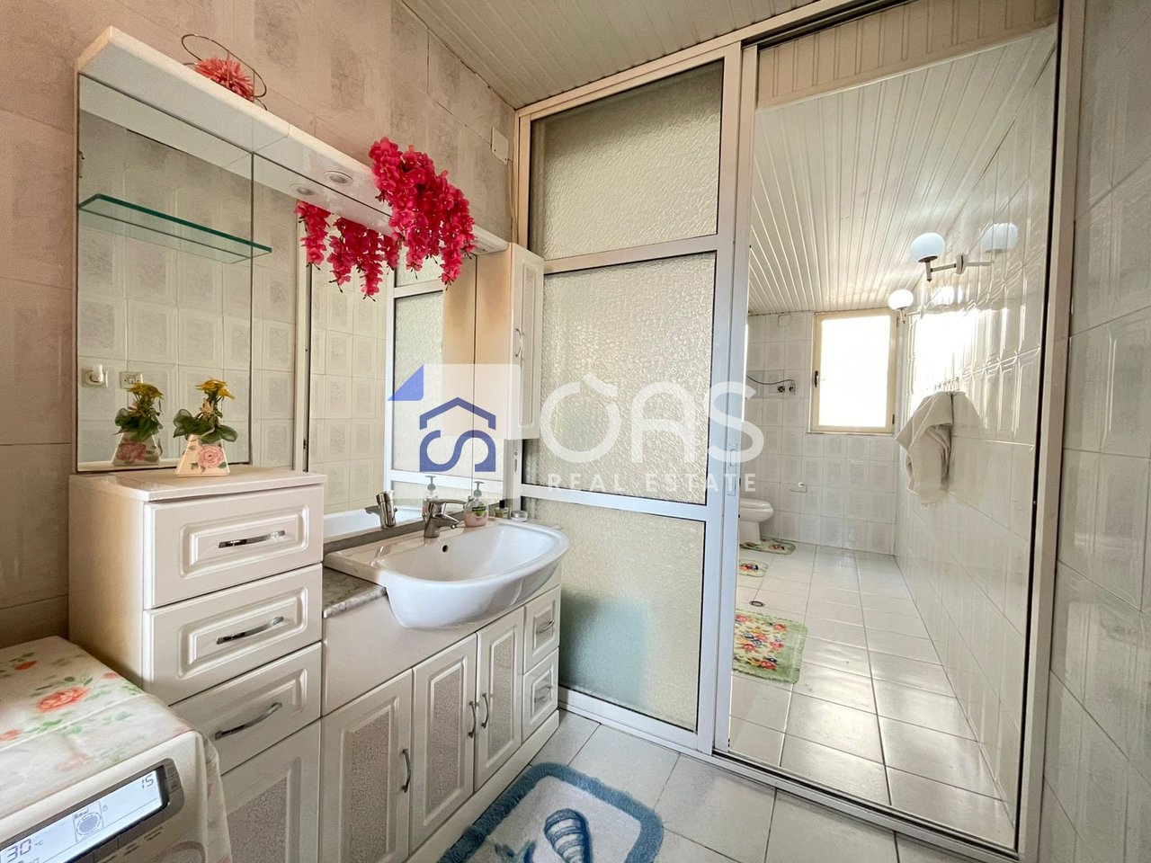 Jepet me qera  Apartament 2+1  tregu elektrik