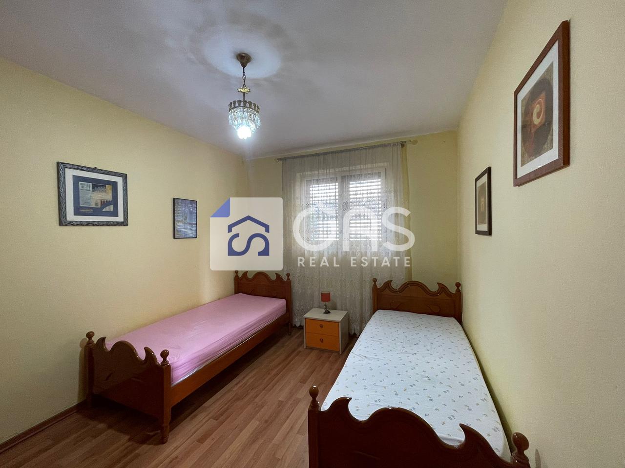 Jepet me qera  Apartament 2+1  tregu elektrik