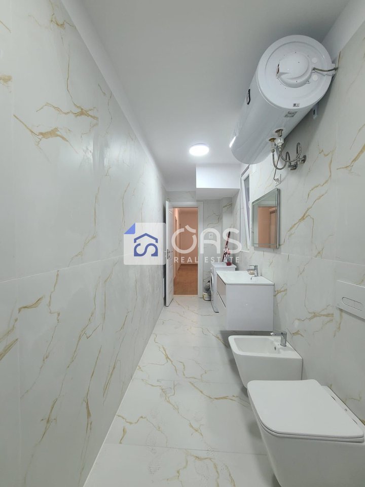 Jepet me qera  Apartament 2+1+2  Qender