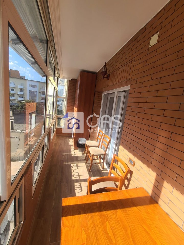 Jepet me qera  Apartament 2+1+2  Qender