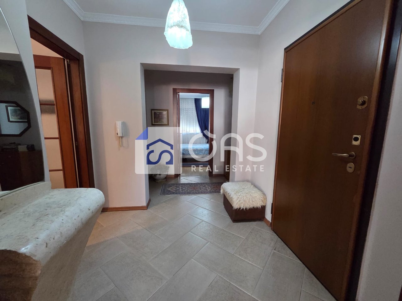 Appartamento 1+1+ in affitto Komuna e Parisit