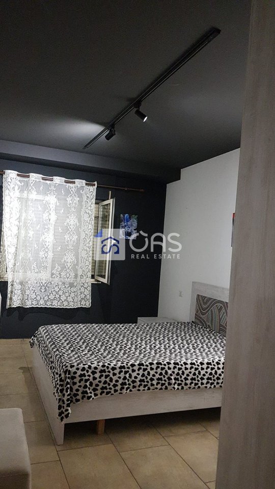 Jepet me qera apartament 2+1 prane Qendres