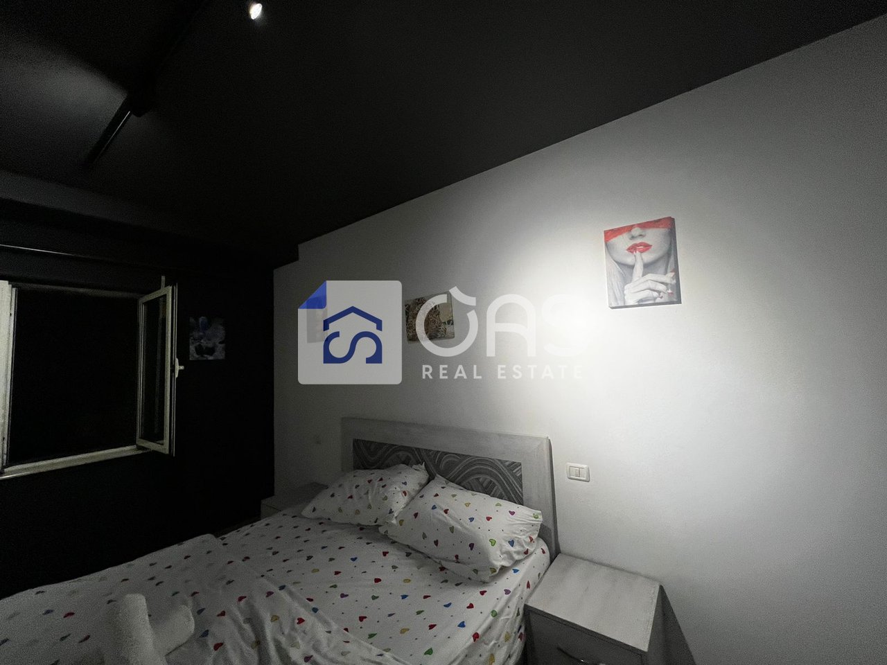 Jepet me qera apartament 2+1 prane Qendres