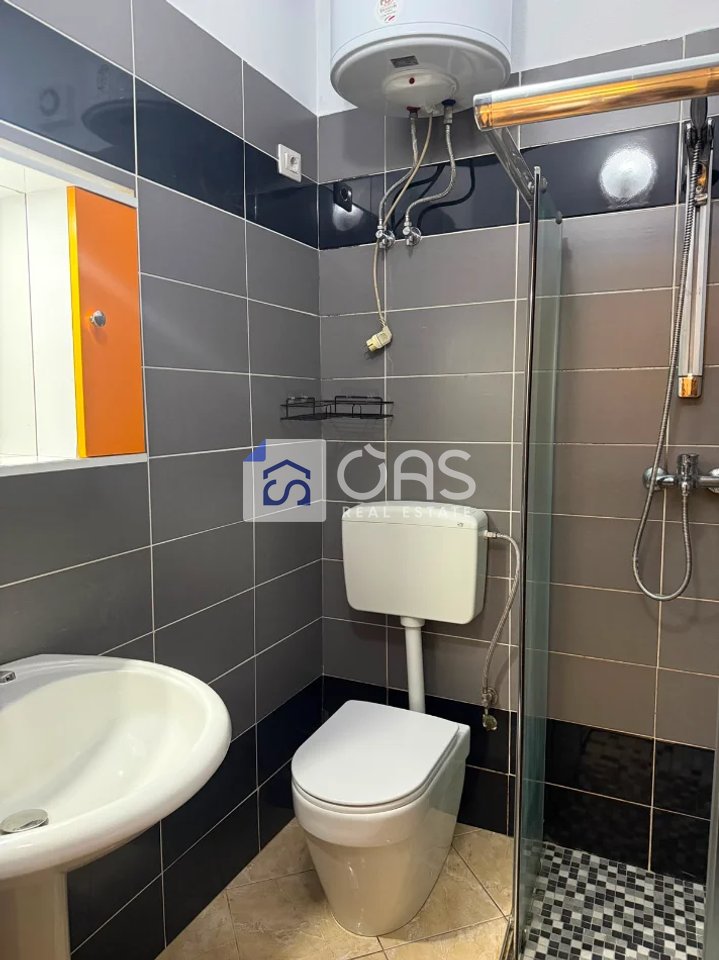 Jepet me qera  Apartamneti 1+1 Sauk