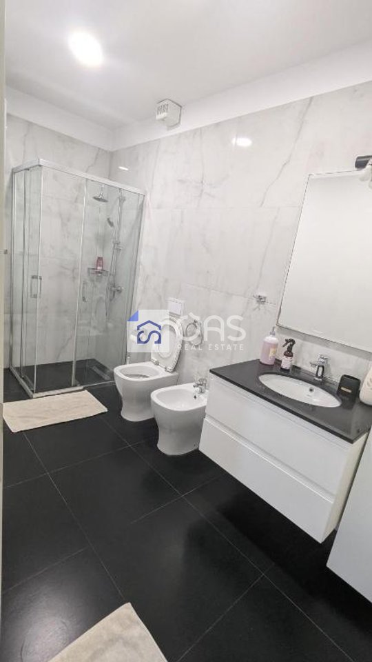 Duplex 5 Maj in affitto