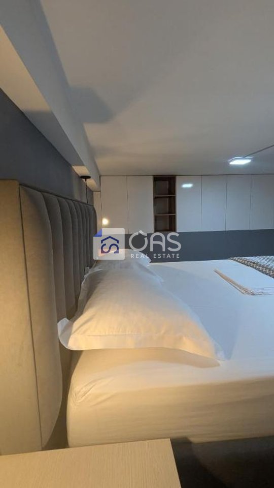 Duplex 5 Maj in affitto