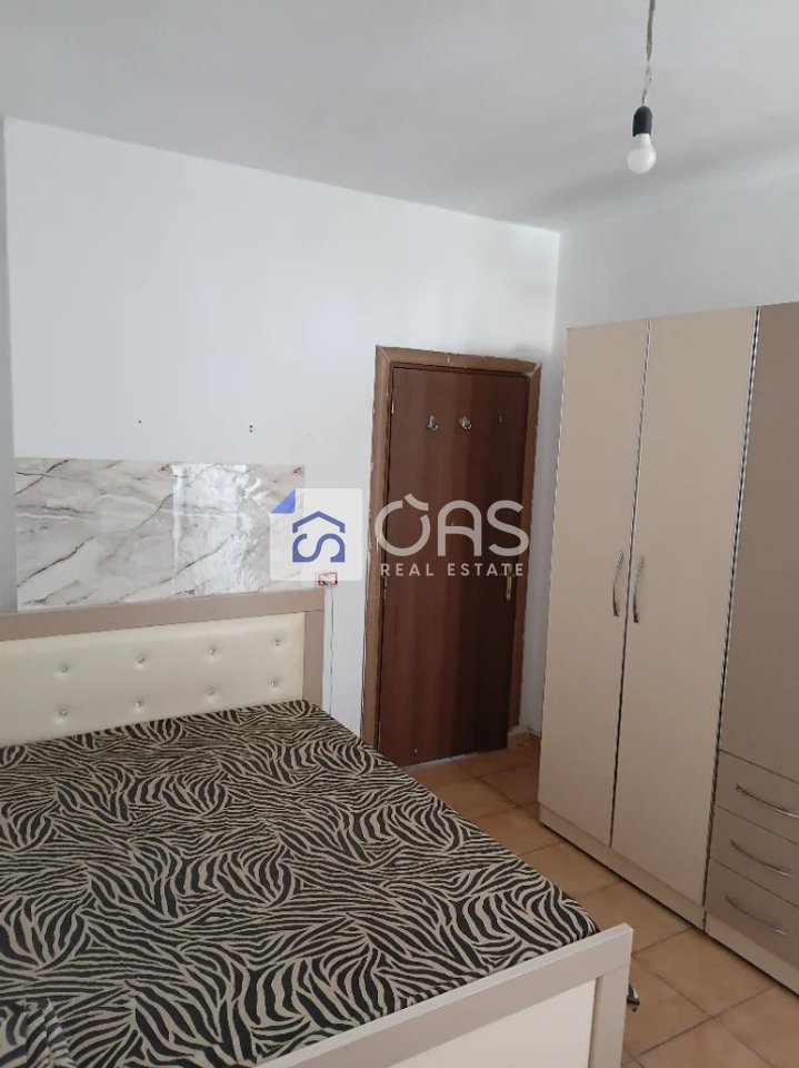 Jepet me qera Apartamenti 2+1  Rruga e kavajes