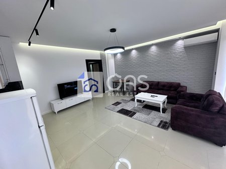 Jepet me qera Apartamenti 1+1 fresk