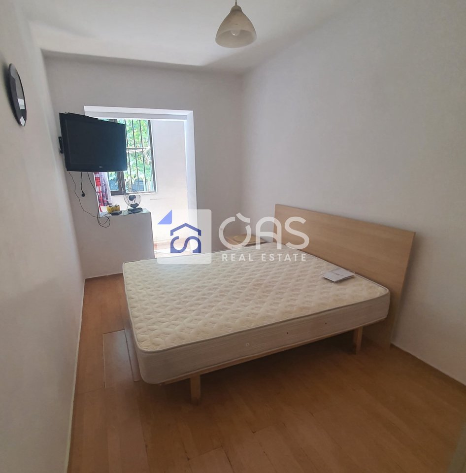 Jepet me qera Apartamenti 1+1  Qender