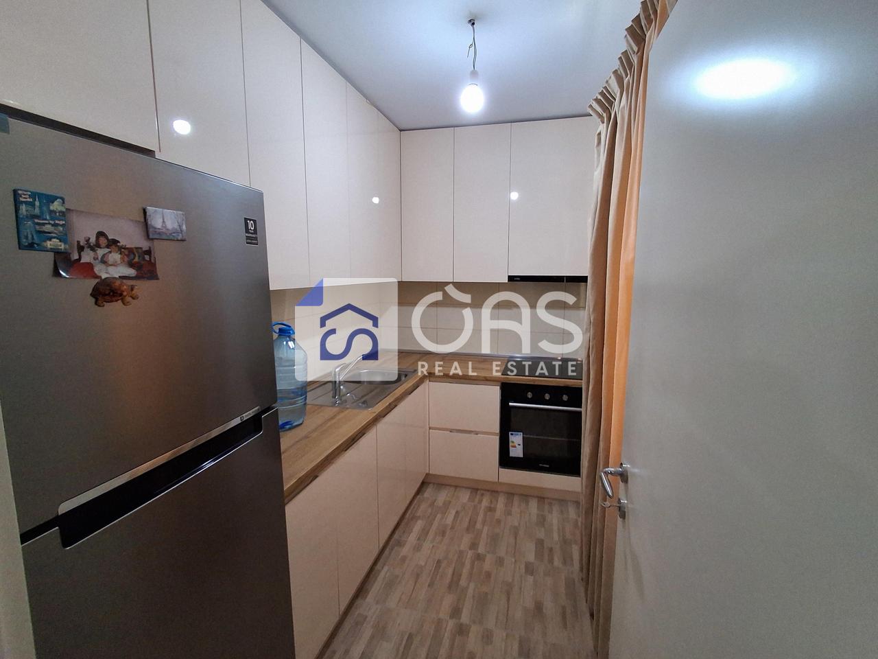 Jepet me qera Apartamenti 2+1 me Parkimi  kodra e priftit