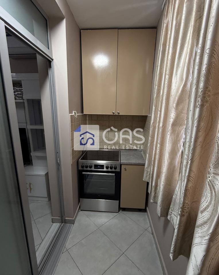 Jepet me qera Apartamenti 2+1  Kryqezimi 21 dhjetorit