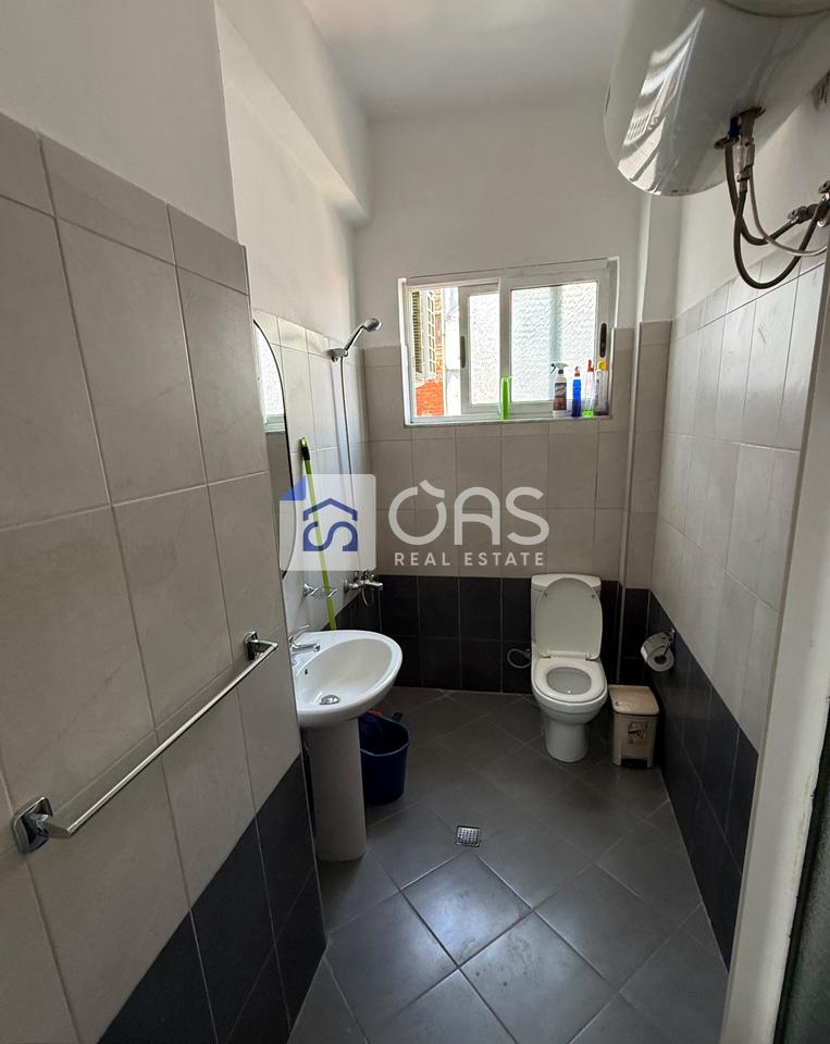 Jepet me qera Apartamenti 2+1  Kryqezimi 21 dhjetorit