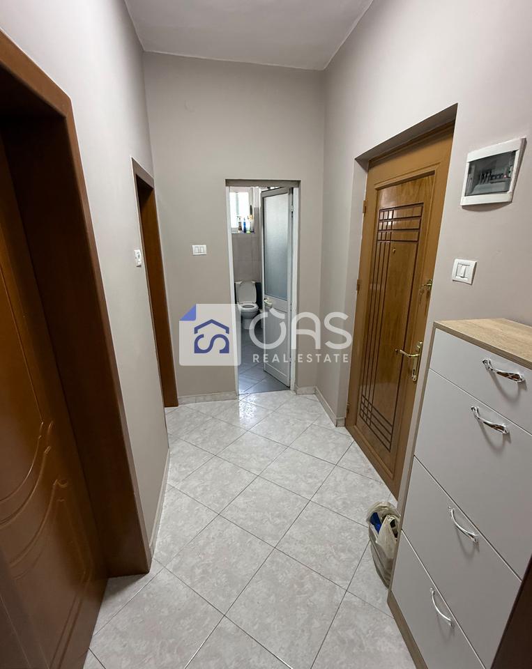 Jepet me qera Apartamenti 2+1  Kryqezimi 21 dhjetorit