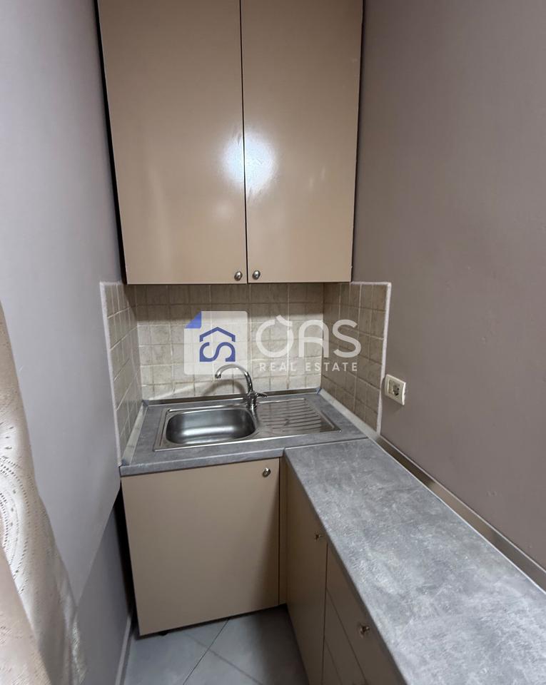 Jepet me qera Apartamenti 2+1  Kryqezimi 21 dhjetorit
