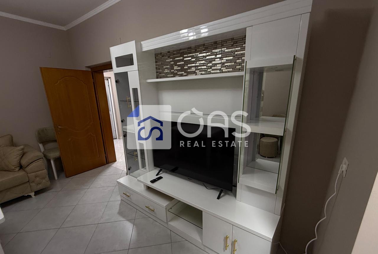 Jepet me qera Apartamenti 2+1  Kryqezimi 21 dhjetorit