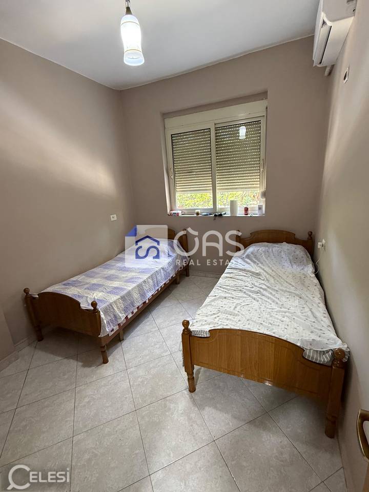 Jepet me qera Apartamenti 2+1  Kryqezimi 21 dhjetorit