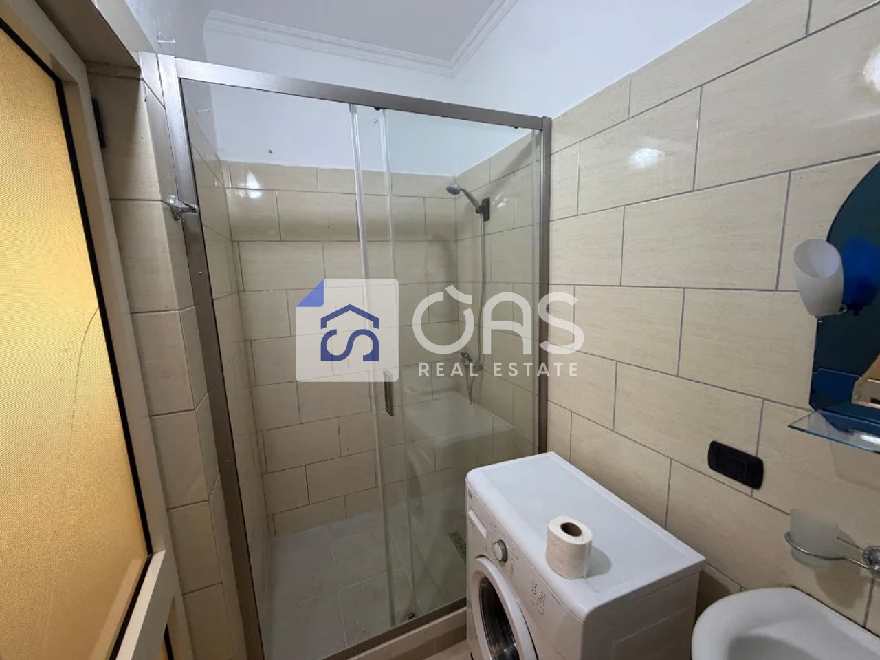 Jepet me qera Apartamenti 1+1  rruga barrikadave