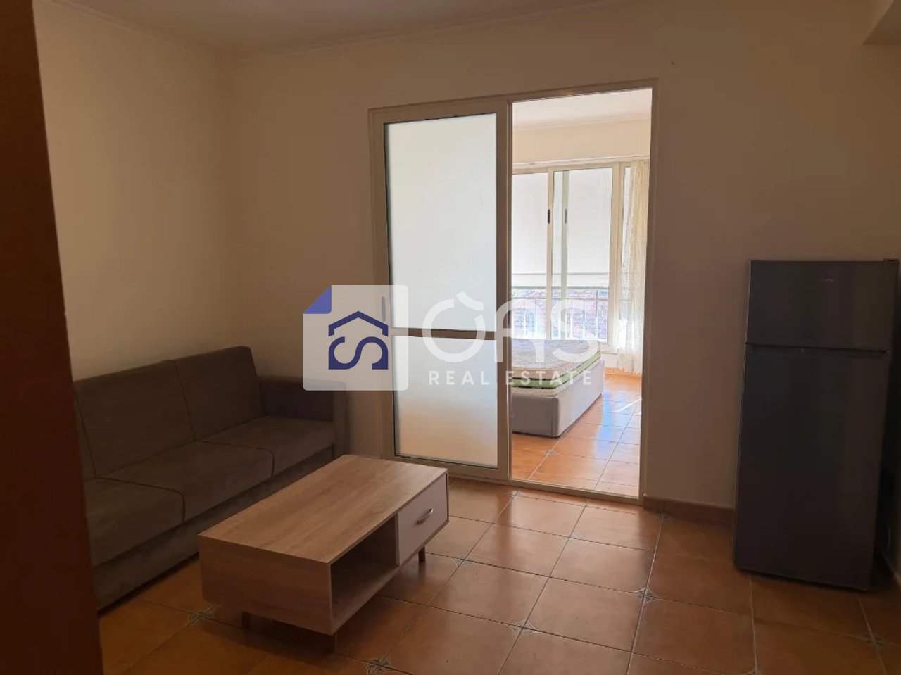 Jepet me qera Apartamenti 1+1  rruga barrikadave