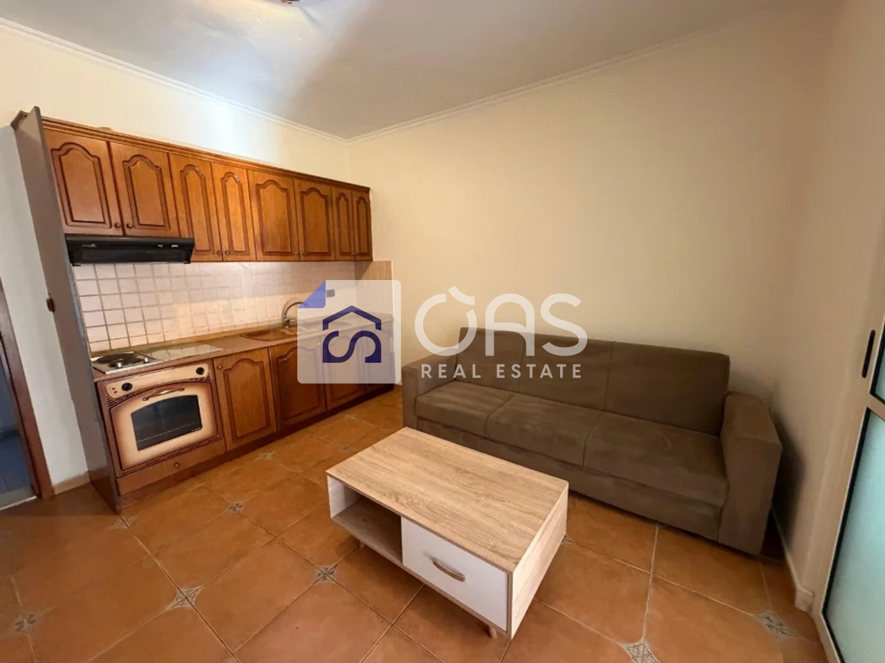 Jepet me qera Apartamenti 1+1  rruga barrikadave