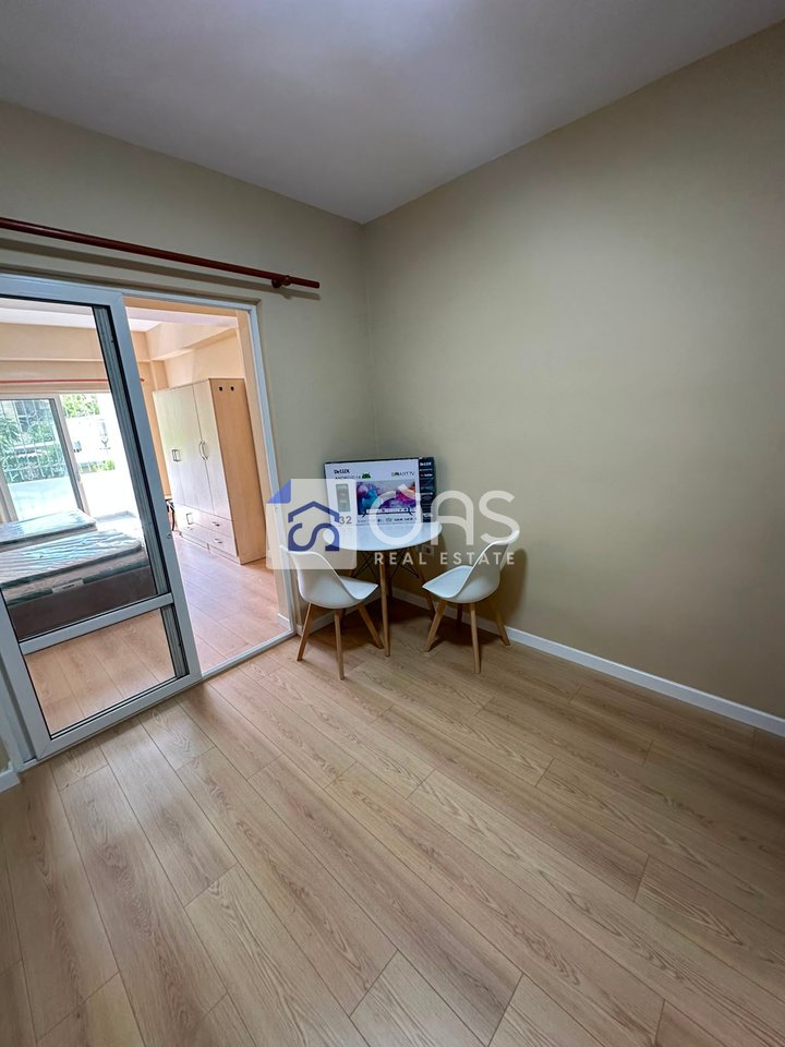 Studio apartment with balcony for rent     21 Dhjetori