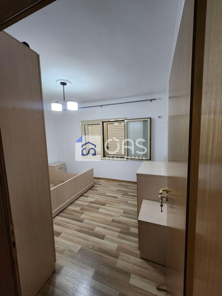 Jepet me qera Apartamenti 1+1 Shkolla baletit