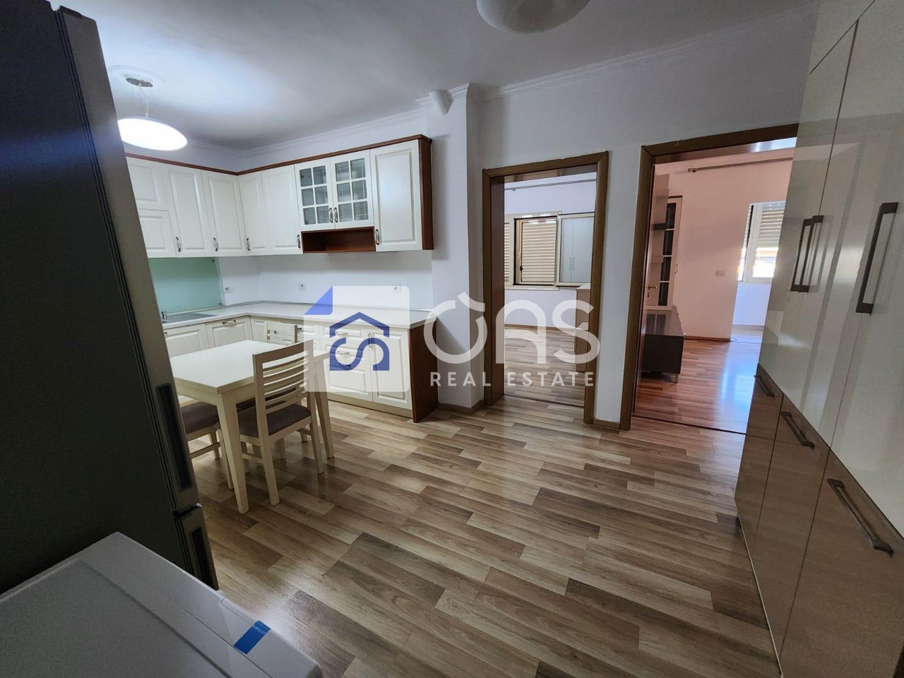 Jepet me qera Apartamenti 1+1 Shkolla baletit