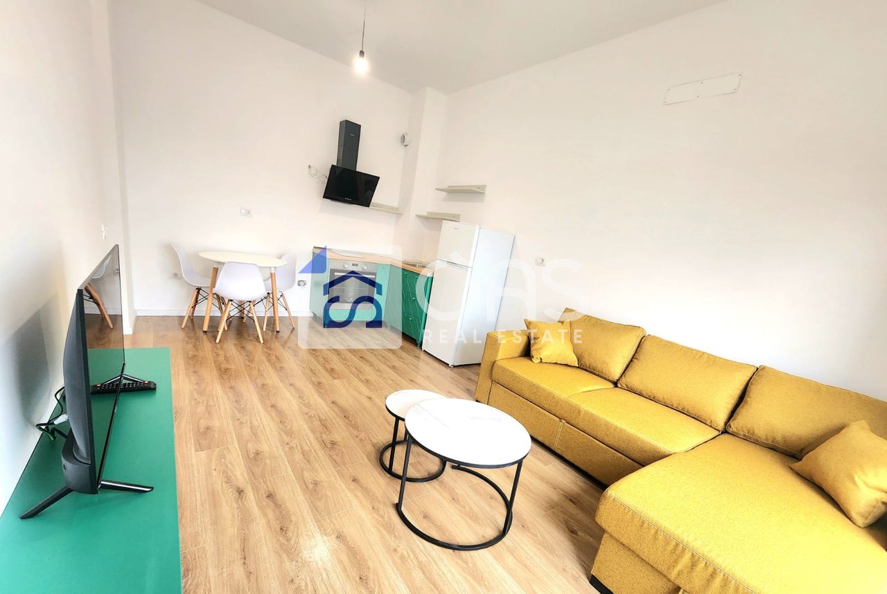 Jepet me qera Apartamenti 1+1 Ali Demi Kompleks Kaimi