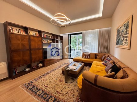 Shitet apartament 3+1+2+2 Garazhde Tek Liqeni i Thate