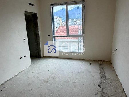 Shitet apartament 2+1+2 ne Ali Demi