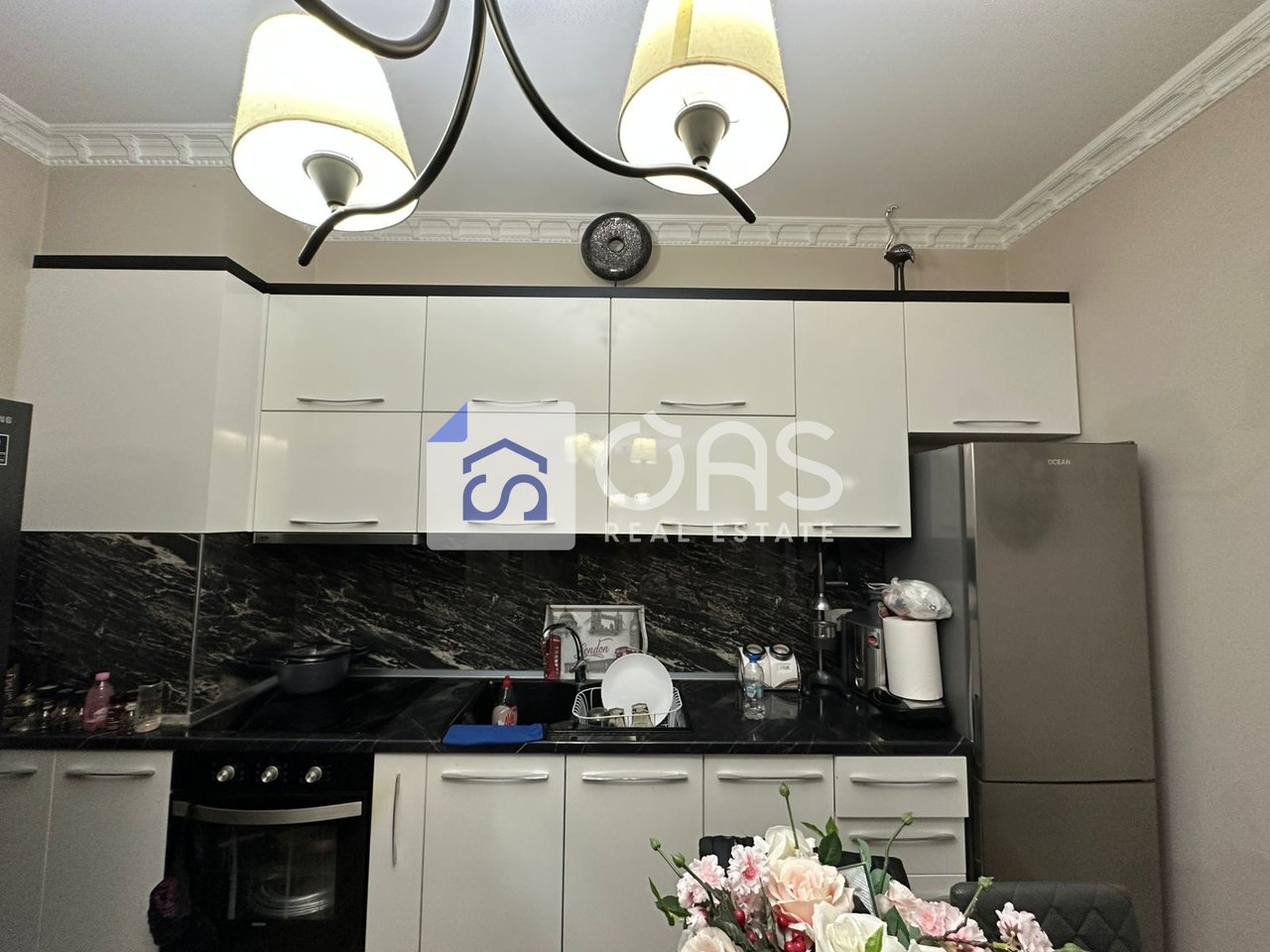 Shitet apartament 2+1+2 tek Pazari i Ri