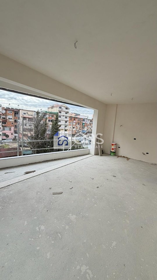 Apartment 2+1+2 for sale in Ali Demi