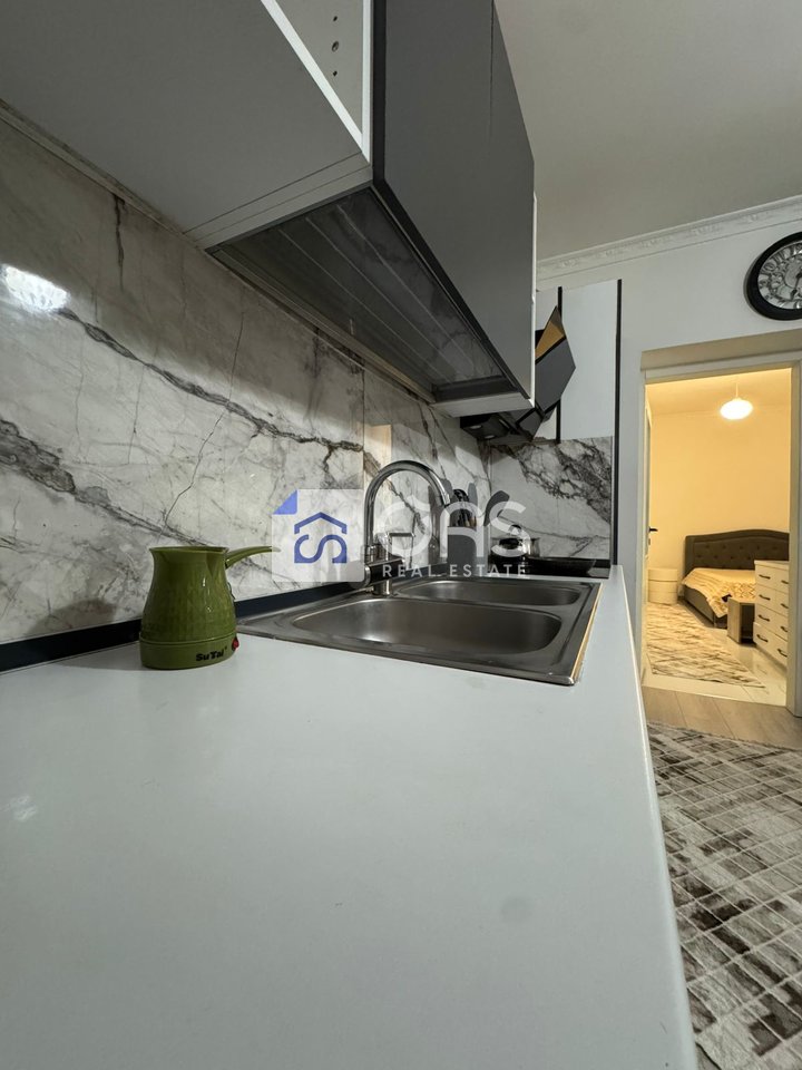 Jepet apartament me qera 1+1 tek Rruga e Dibres