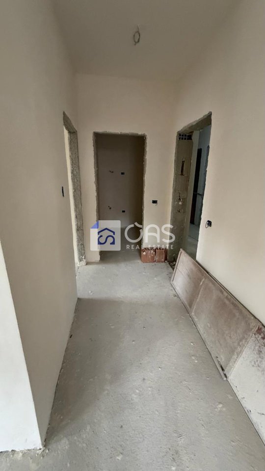 Shitet apartament 2+1 ne Ali Demi