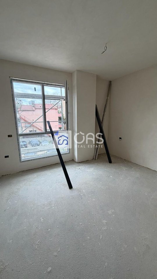 Shitet apartament 2+1 ne Ali Demi