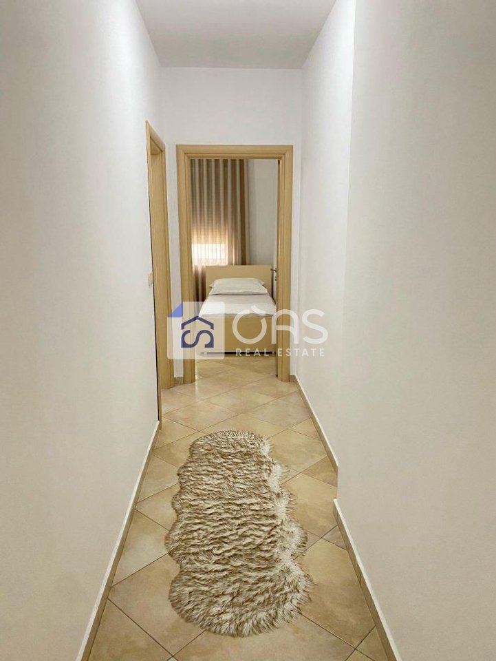 Jepet apartament me qera 2+1 Astir