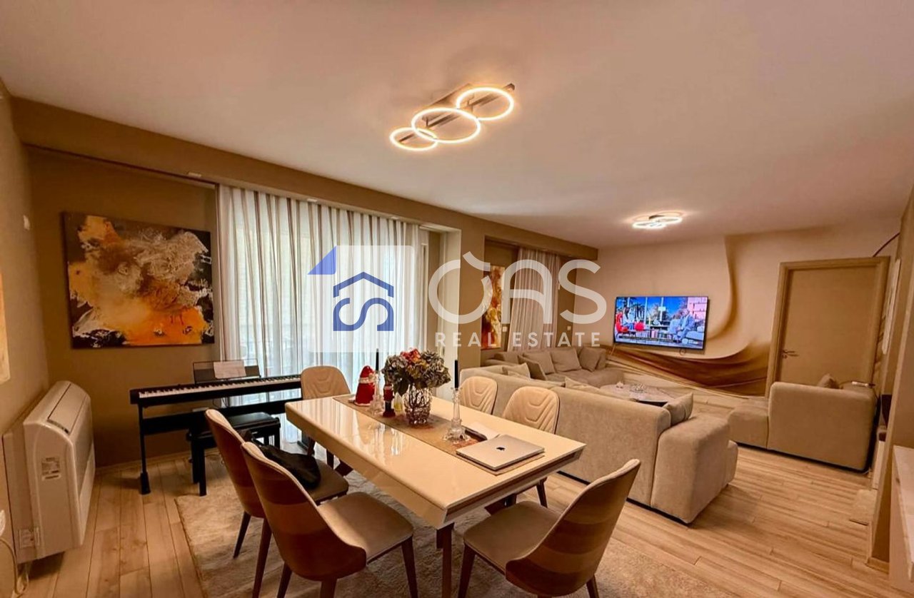 Vendesi in vendita appartamento 2+1+2 vicino alla Città degli Studenti