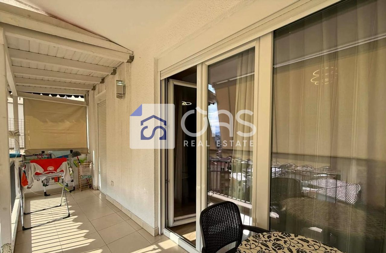 Vendesi in vendita appartamento 2+1+2 vicino alla Città degli Studenti