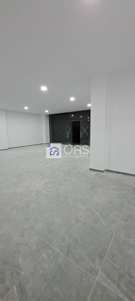 Jepet me qera Ambient Biznesi (Dyqan) ne Kamez.