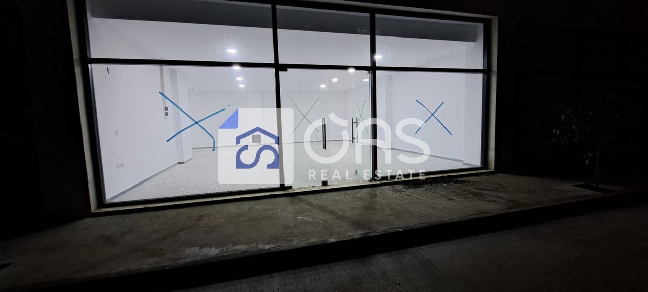 Jepet me qera Ambient Biznesi (Dyqan) ne Kamez.