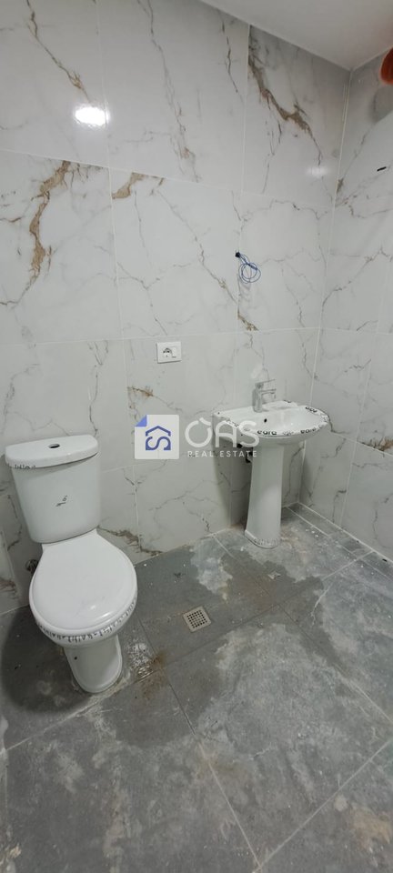 Jepet me qera Ambient Biznesi (Dyqan) ne Kamez.