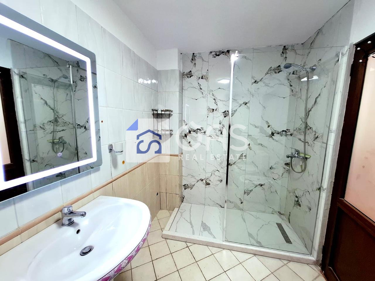 Jepet apartament me qera 2+1 Rruga Kavajes