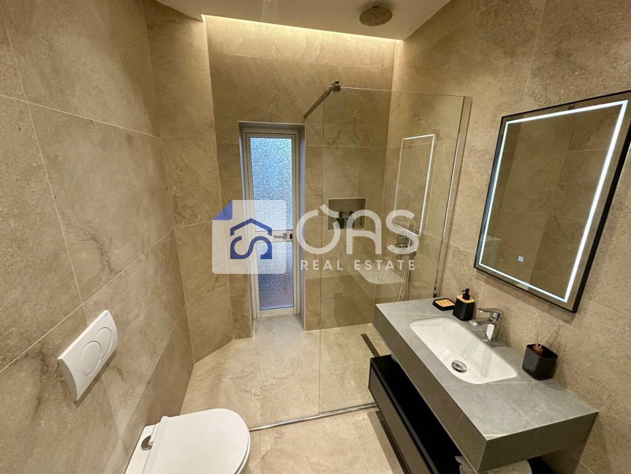 Jepet me qera apartamenti 2+1 Te Rruga Elbasanit