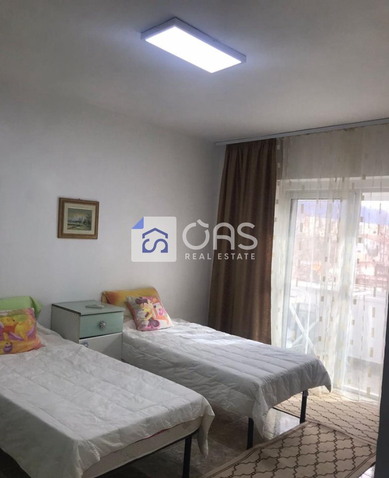 Jepet ambient me qera  2+1 tek Rruga e Dibres