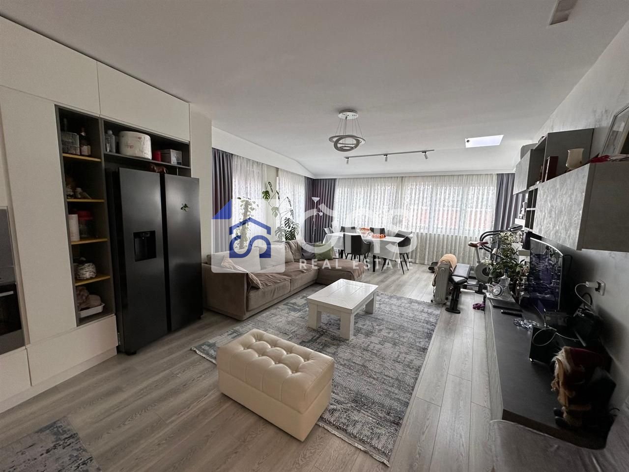 Shitet apartament 3+1  ne Fresk