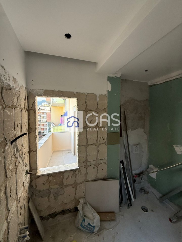 Shitet apartament 2+1+2 ne Fresk