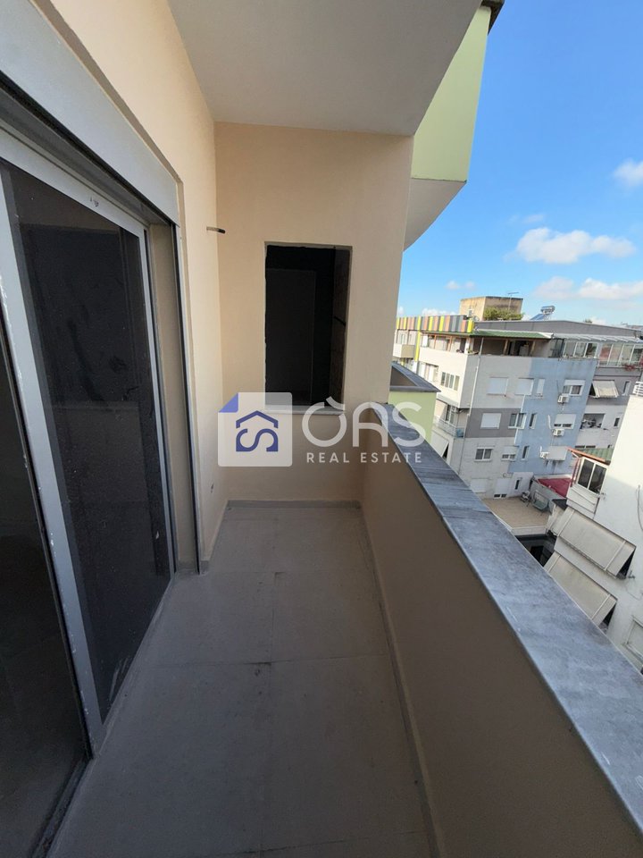 Shitet apartament 2+1+2 ne Fresk