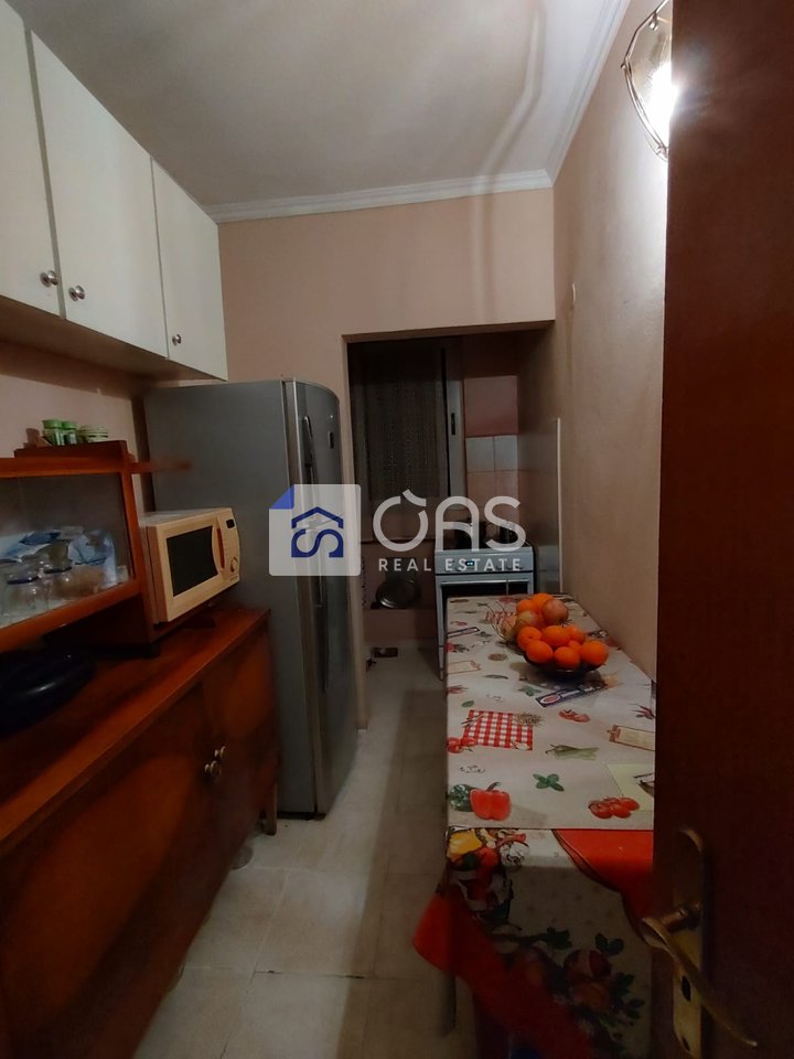 Vendesi appartamento 2+1 presso il Palazzo con Freccia