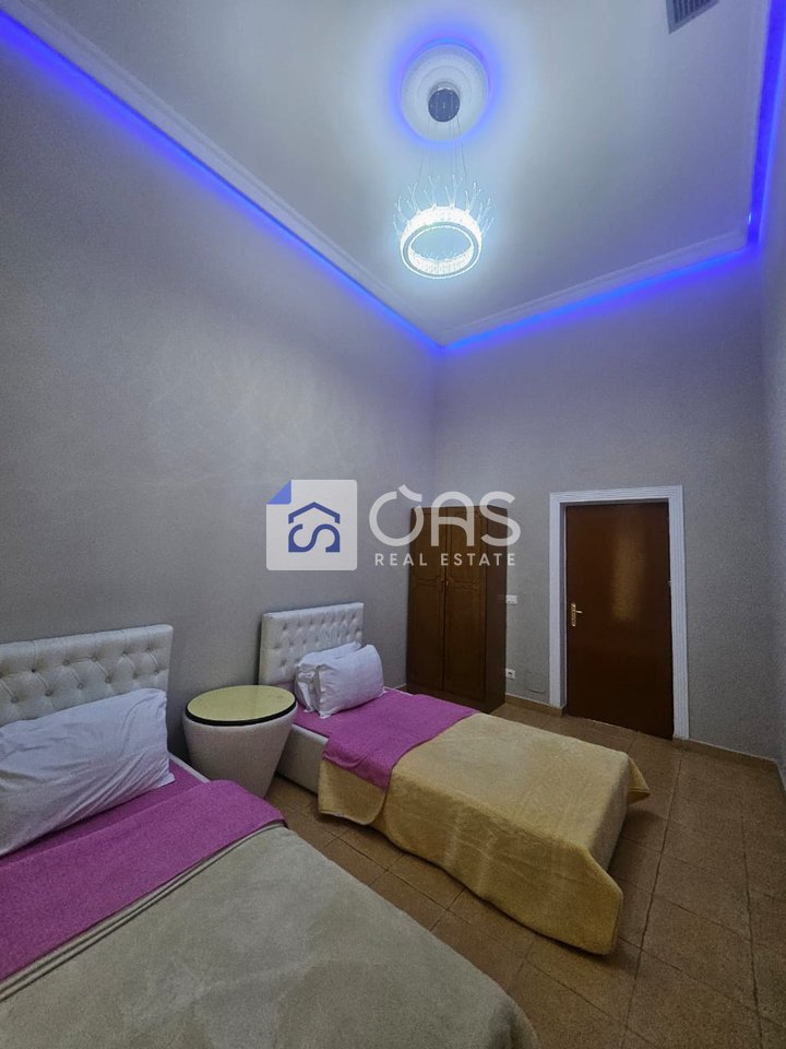 Duplex 2+1 apartment for rent at the Pallati me Shigjeta, 500 euros.